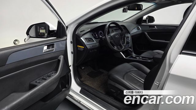 Hyundai Sonata 2016 — photo 13