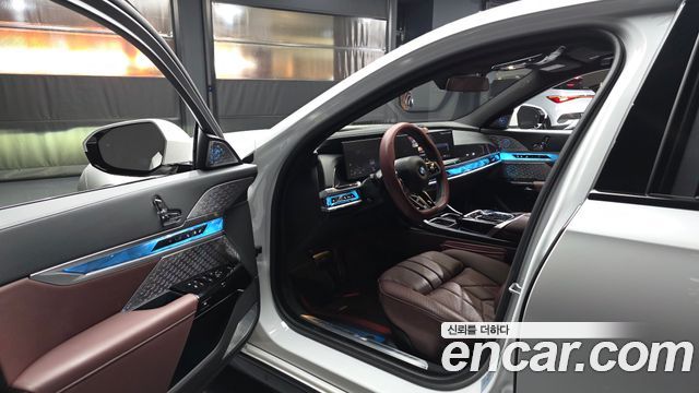 BMW 7-Series 2025 — photo 10