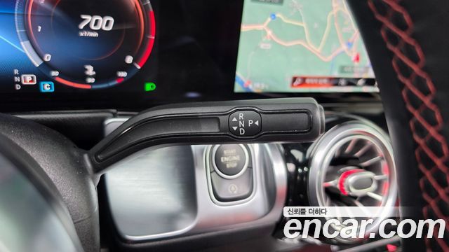 Mercedes-Benz GLB-Class 2020 — photo 12