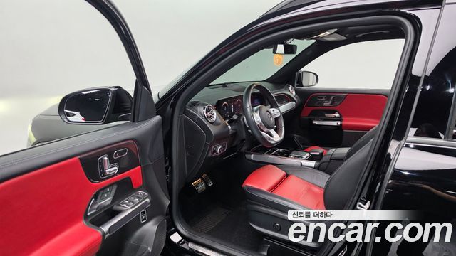 Mercedes-Benz GLB-Class 2020 — photo 13