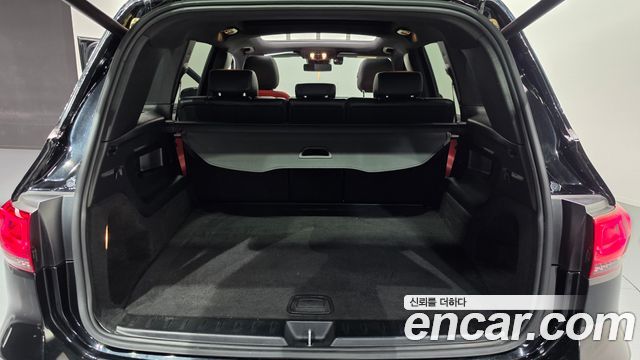 Mercedes-Benz GLB-Class 2020 — photo 18