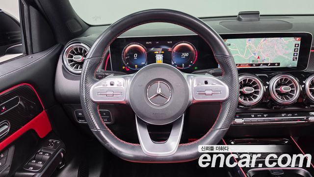 Mercedes-Benz GLB-Class 2020 — photo 20