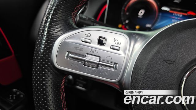 Mercedes-Benz GLB-Class 2020 — photo 25