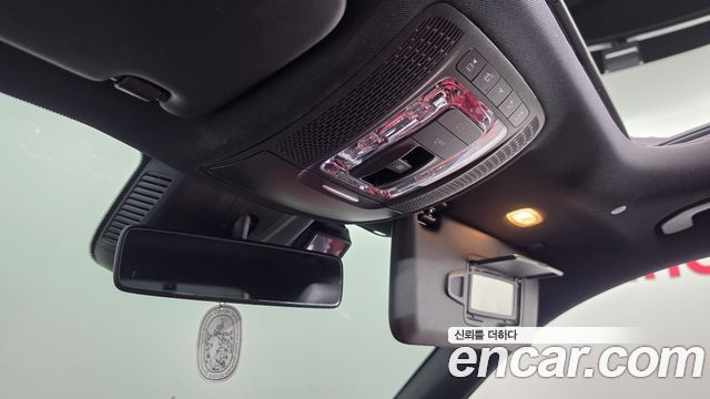 Mercedes-Benz GLB-Class 2020 — photo 27