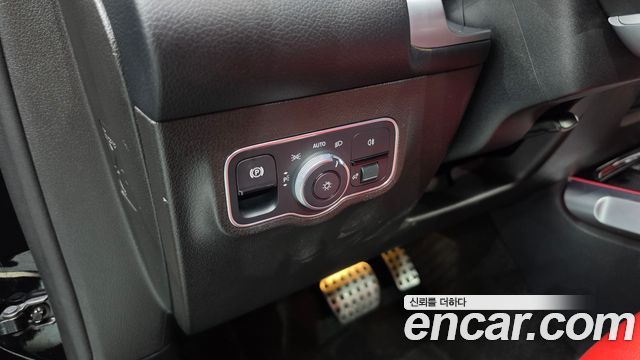 Mercedes-Benz GLB-Class 2020 — photo 28