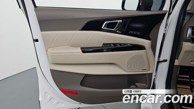 Kia Canival 2022 — photo 14