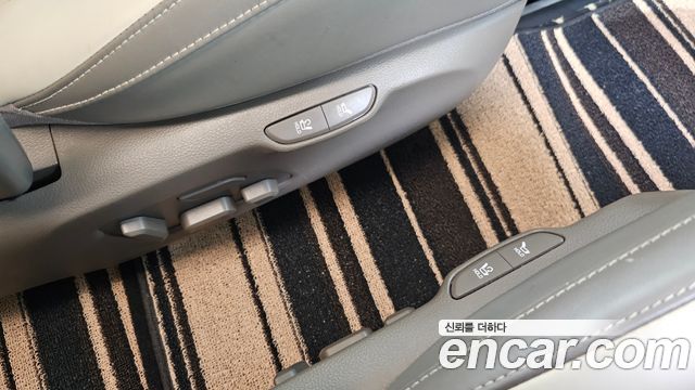 Kia Canival 2022 — photo 32
