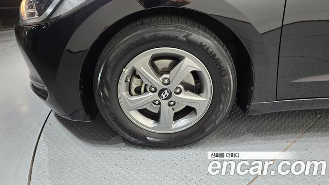 Hyundai AVANTE 2017 — photo 5