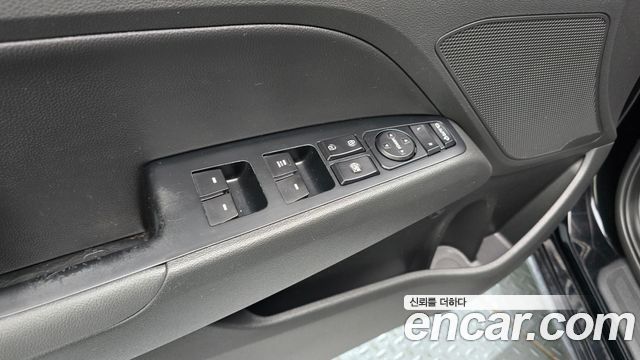 Hyundai AVANTE 2017 — photo 18