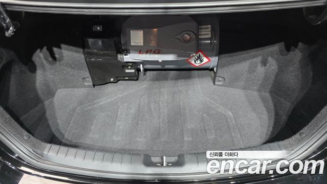 Hyundai AVANTE 2017 — photo 20
