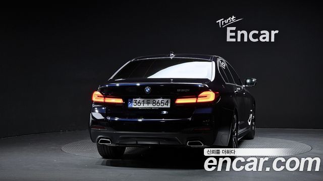 BMW 5-Series 2022 — photo 4