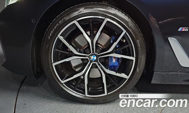 BMW 5-Series 2022 — photo 5