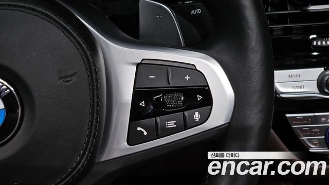 BMW 5-Series 2022 — photo 23