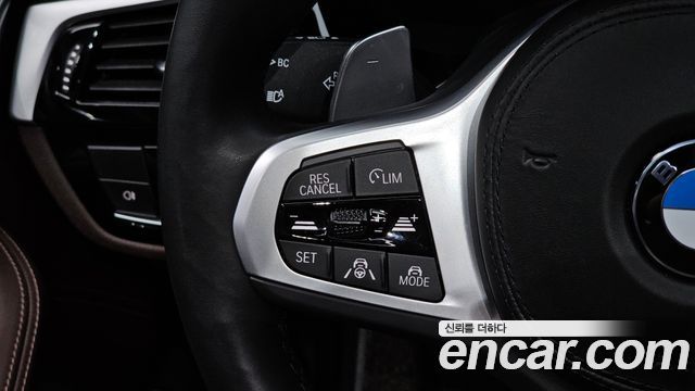 BMW 5-Series 2022 — photo 24