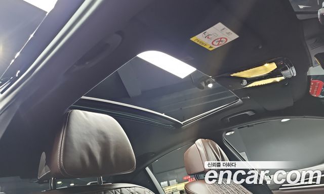 BMW 5-Series 2022 — photo 25