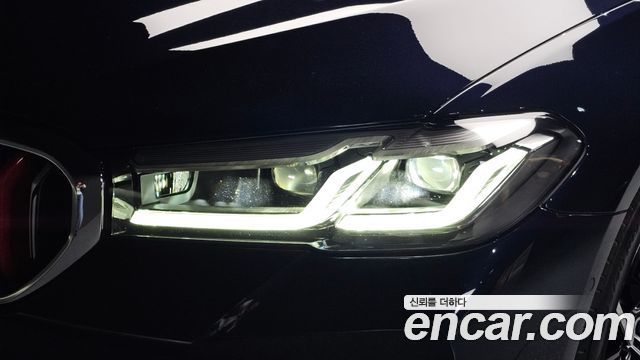 BMW 5-Series 2022 — photo 8