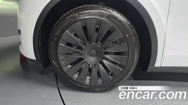 Tesla Model Y 2024 — photo 5