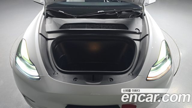 Tesla Model Y 2024 — photo 6