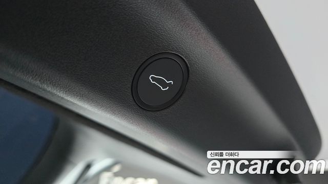 Tesla Model Y 2024 — photo 26