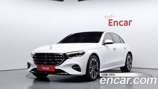 Mercedes-Benz E-Class 2025 — photo 1