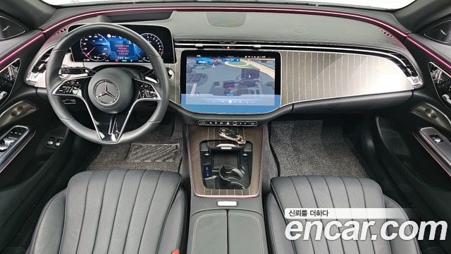 Mercedes-Benz E-Class 2025 — photo 10