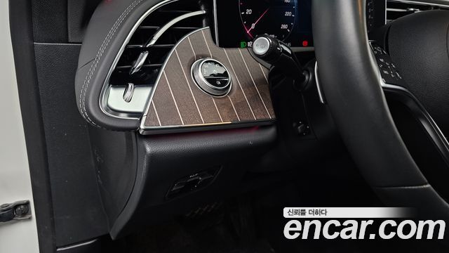 Mercedes-Benz E-Class 2025 — photo 27