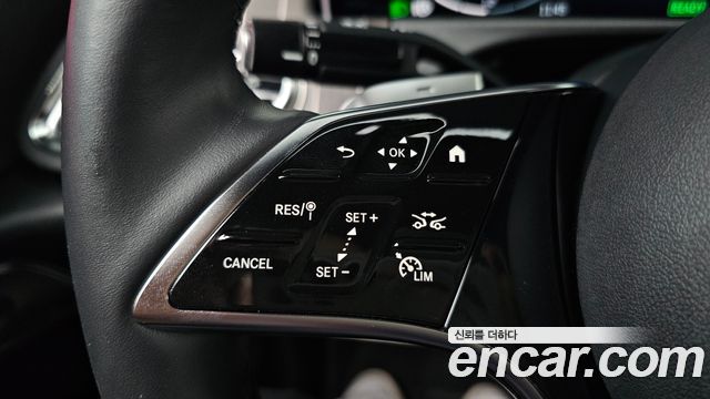 Mercedes-Benz E-Class 2025 — photo 30