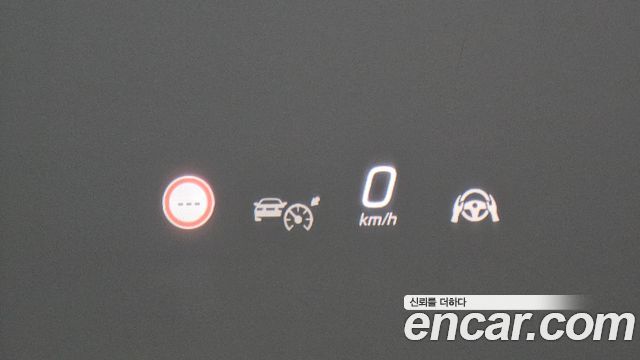 Mercedes-Benz E-Class 2025 — photo 31