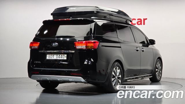 Kia Canival 2017 — photo 2