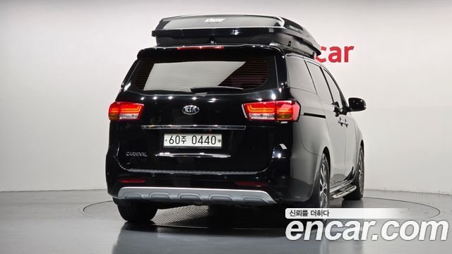 Kia Canival 2017 — photo 4