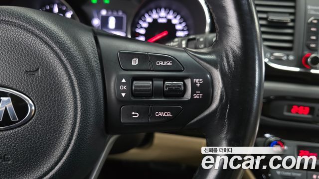 Kia Canival 2017 — photo 15