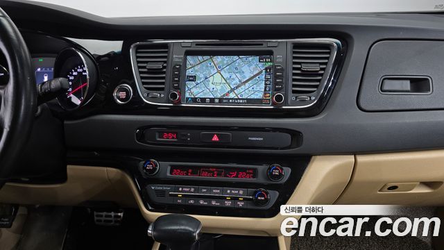 Kia Canival 2017 — photo 19