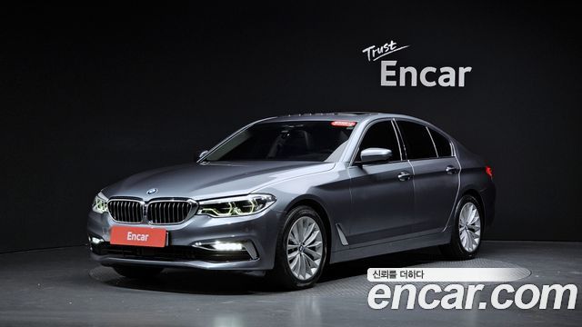 BMW 5-Series 2018 — photo 31