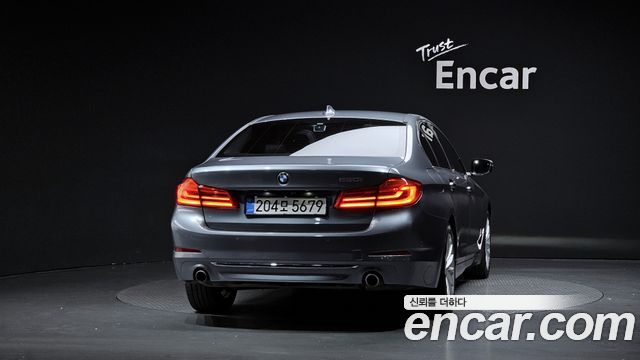 BMW 5-Series 2018 — photo 4