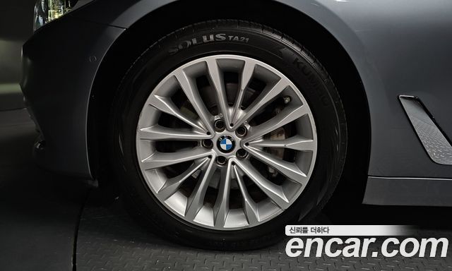 BMW 5-Series 2018 — photo 5