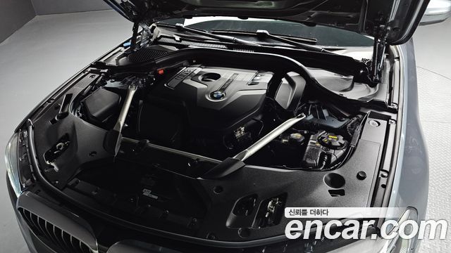 BMW 5-Series 2018 — photo 6