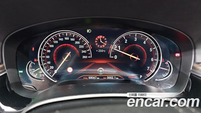 BMW 5-Series 2018 — photo 11