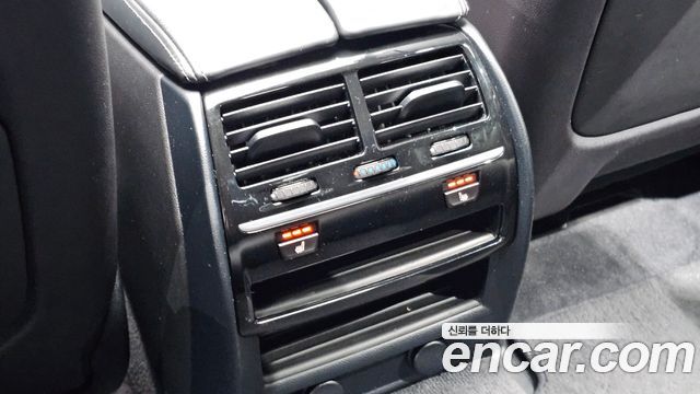 BMW 5-Series 2018 — photo 30