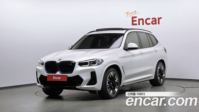 BMW iX3 2024 — photo 1