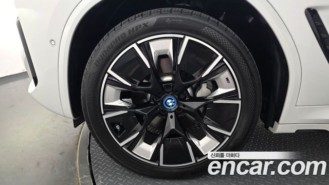 BMW iX3 2024 — photo 5