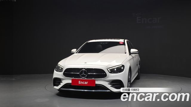 Mercedes-Benz E-Class 2023 — photo 3
