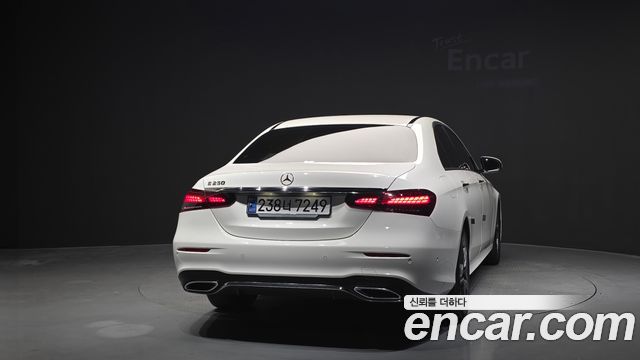 Mercedes-Benz E-Class 2023 — photo 4