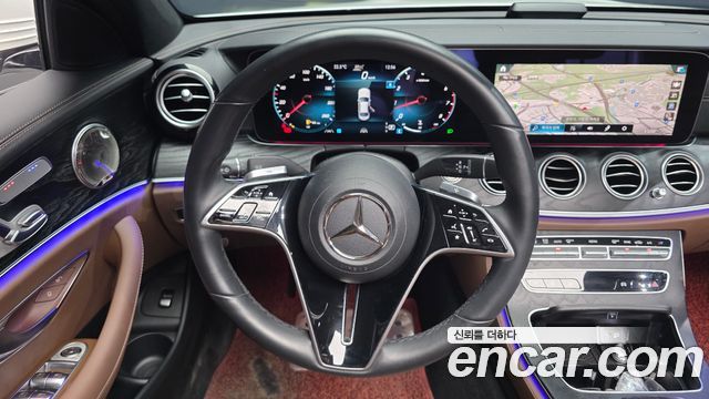 Mercedes-Benz E-Class 2023 — photo 20