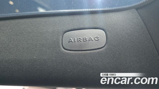 Mercedes-Benz E-Class 2023 — photo 26
