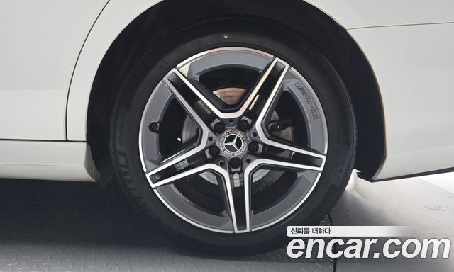 Mercedes-Benz E-Class 2023 — photo 7