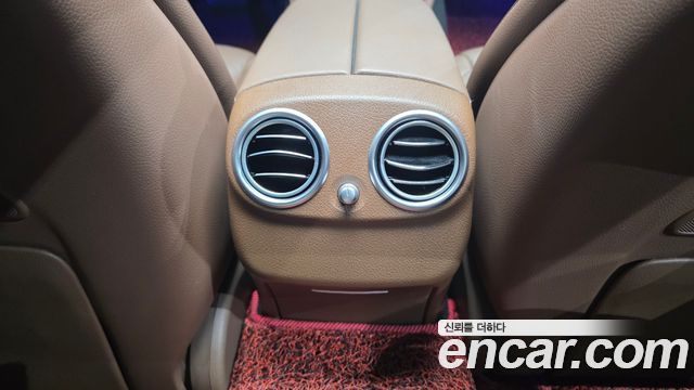Mercedes-Benz E-Class 2023 — photo 30