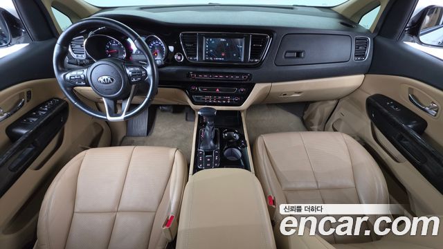 Kia Canival 2019 — photo 10