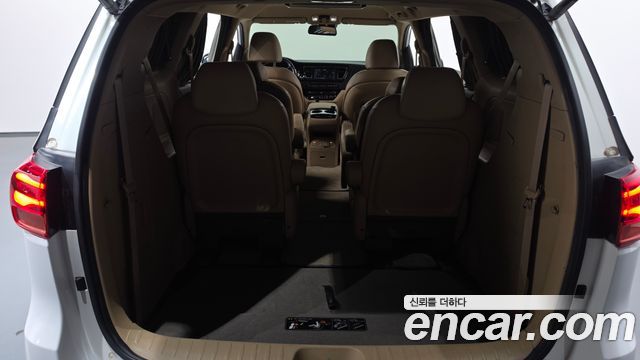 Kia Canival 2019 — photo 26