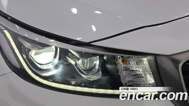 Kia Canival 2019 — photo 8