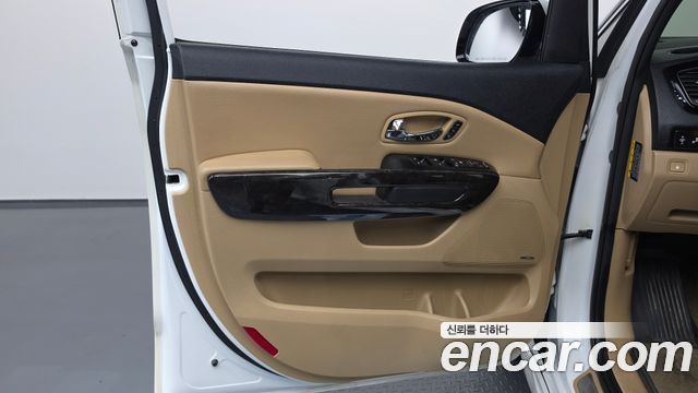 Kia Canival 2019 — photo 14